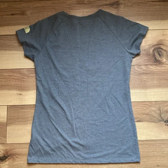 The North Face Gray Tshirt. Size S - Picture 6 of 7